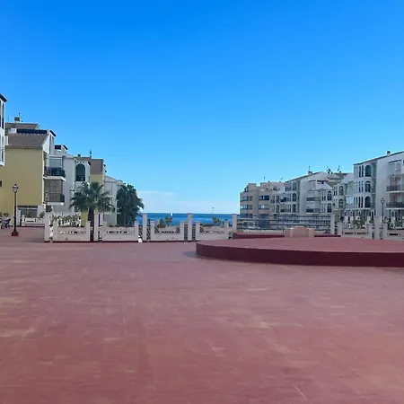 Blue Sea Apartment *